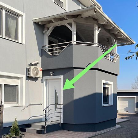 4 Stars Rooms Near Airport Scitarjevo Exteriér fotografie
